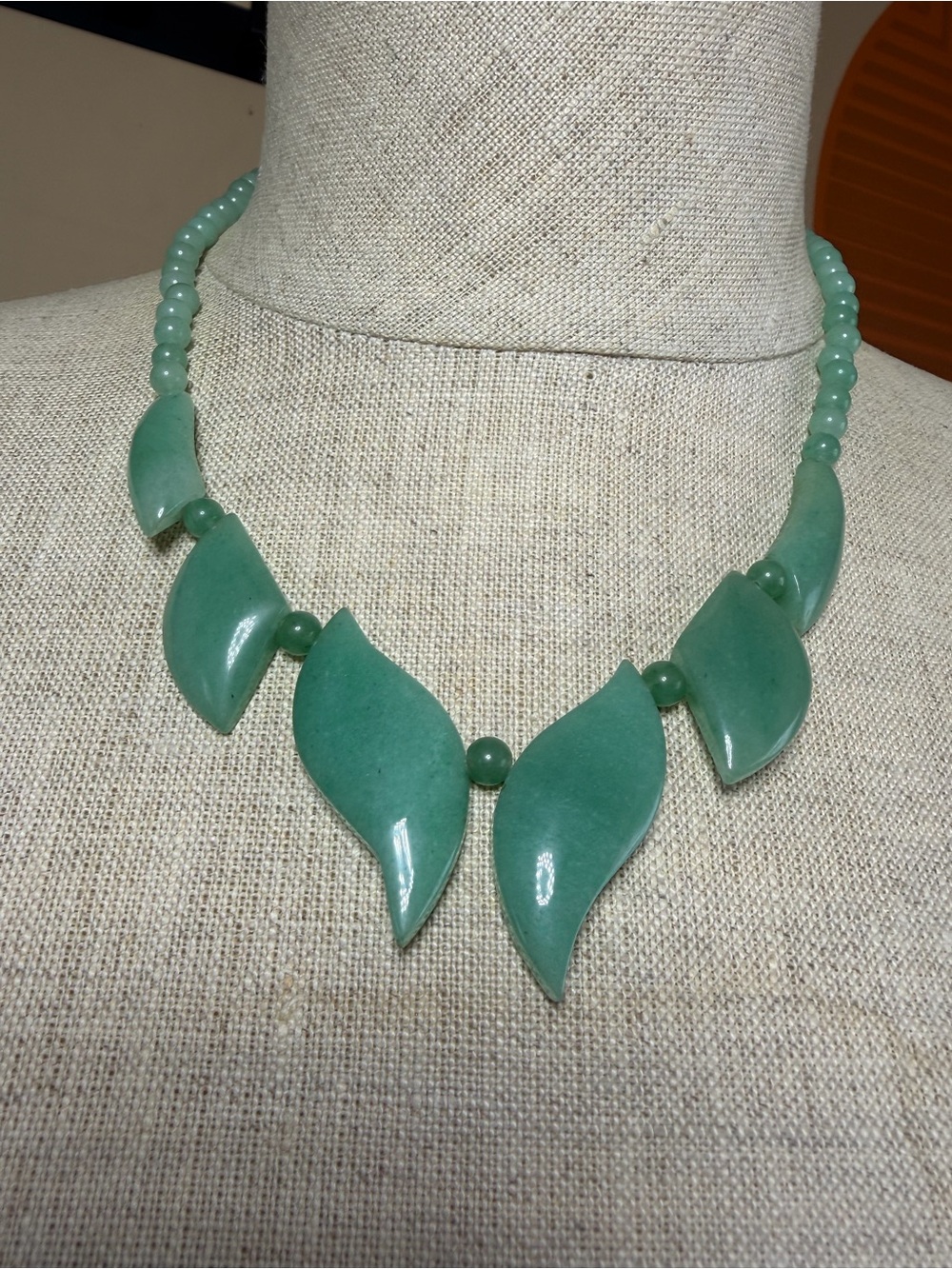 Vintage Hand-Carved Jadeite Green Aventurine Leaf Fringe Statement Necklace